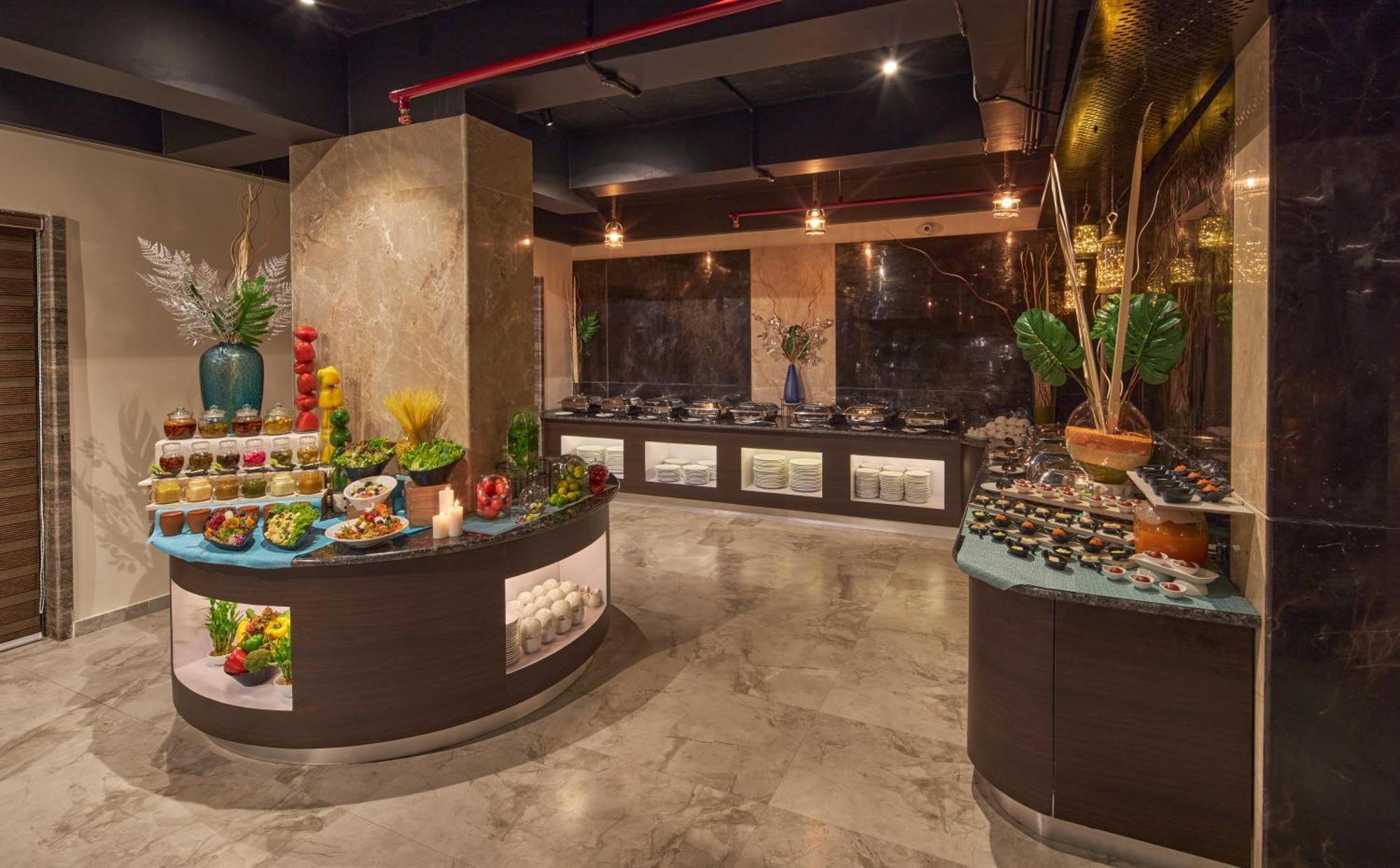 Regenta Central Imperial Candolim Goa Exterior foto
